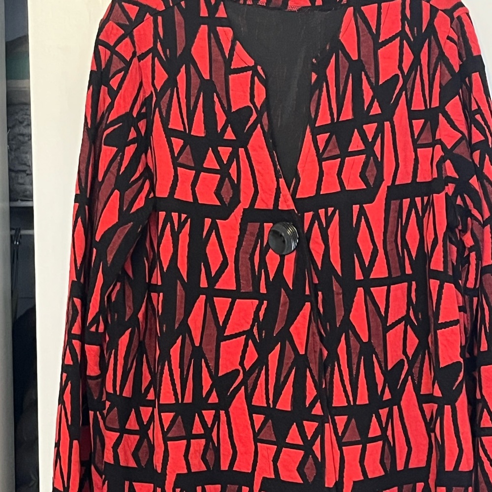 Parsley & Sage Red and Black Geometric Top
